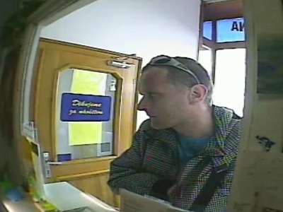 Policisté zadrželi lupiče z jablonecké směnárny a banky