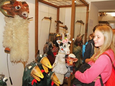 Obrazem: Loutky v jilemnickém muzeu zaujaly děti i rodiče