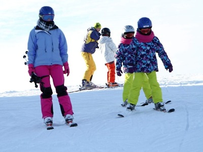 Policisté prověřují vážné úrazy lyžařů na harrachovských sjezdovkách