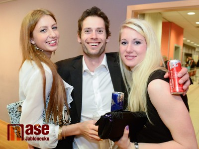 Obrazem: Lyžařský bál aneb Když se sportovkyně vydají tancovat