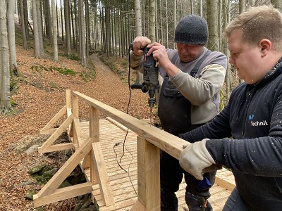 Mostek přes Huťský potok je opraven