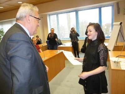 Žákyni z turnovské Žižkovky ocenili v soutěži Vezmi žlutou barvičku