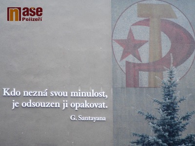 Komunistická mozaika už je doplněna citátem 