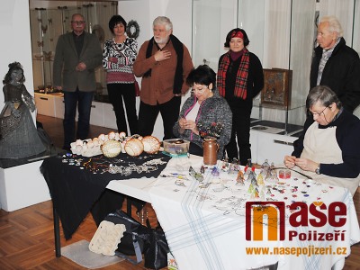 FOTO: Dráteníci ukazují své řemeslo v semilském muzeu