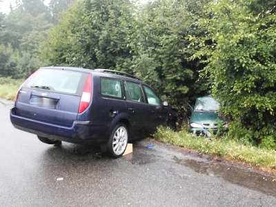 Na mokrých silnicích v Pojizeří došlo ve středu k několika nehodám