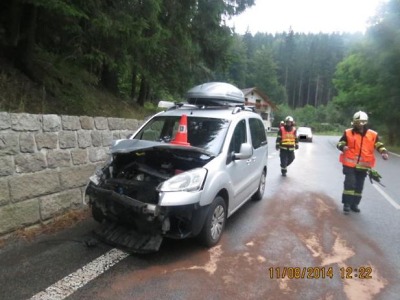 Při odbočování nedal v Železném Brodě přednost protijedoucímu autu