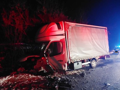 Řidič v Hnanicích pod Troskami narazil v protisměru do dvou aut