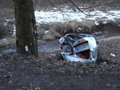 V nebezpečné zatáčce u Košťálova došlo k další havárce