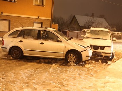 V Lomnici se srazila dvě auta v ulici 5. května