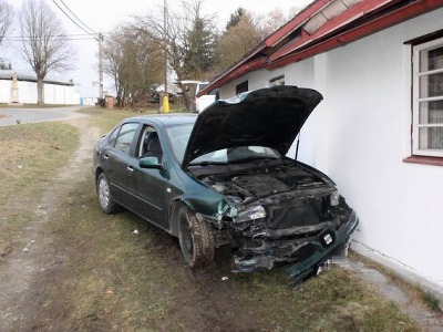 Řidiči na Jilemnicku bourali i na suchých silnicích
