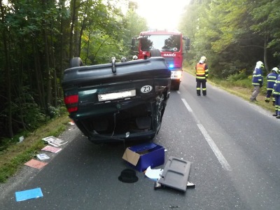 Po smyku skončila Felicie v Rejdicích na střeše