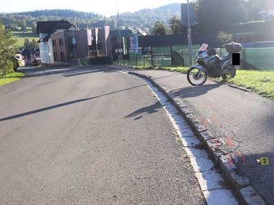 Policie hledá svědky dopravní nehody v Rokytnici nad Jizerou