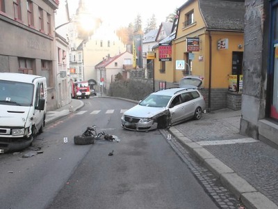 Osobák přišel po srážce v Semilech o přední kolo