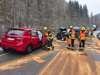 Dopravní nehoda pozastavila provoz ve Víchové nad Jizerou