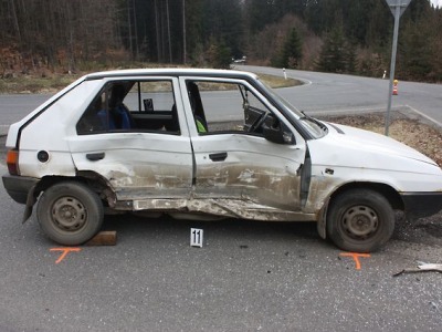 V pátek třináctého se v Zeleném Háji srazila tři vozidla