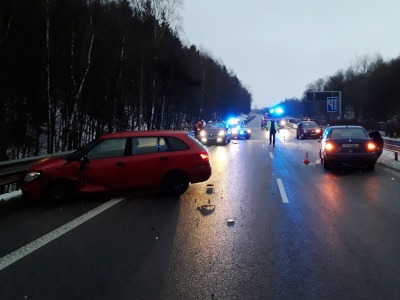 Po mrznoucím dešti na silnici I35 z Turnova do Liberce několik nehod
