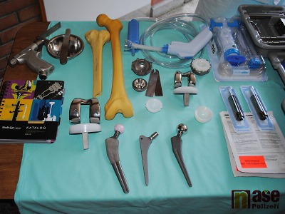 Panochova nemocnice v Turnově operovala kolenní kloub novou metodou