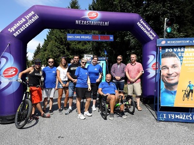 Průchodem bránou na Ještěd přispěli handicapovaným sportovcům
