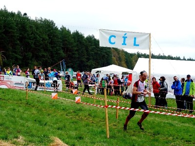 Jabloneček v Ralsku po 70 letech díky orientačním běžcům ožil