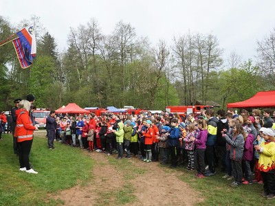 FOTO: Hasičský Soptík začal prvním závodem v Košťálově