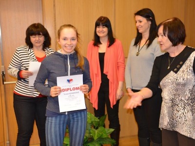 Studentky ze Semil a Jilemnice nejlepší v krajském kole olympiády z češtiny