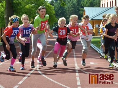 FOTO: Na vrchlabském stadionu běhali v rámci Olympijského dne