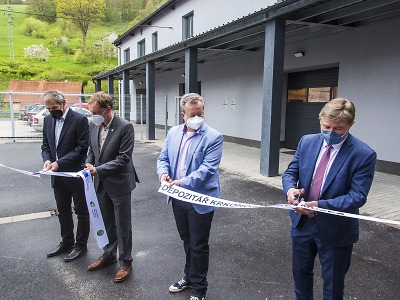 Ministr Brabec slavnostně otevřel nový depozitář Krkonošského muzea