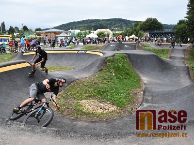 FOTO: Pumptrack v Turnově je už naplno otevřen!