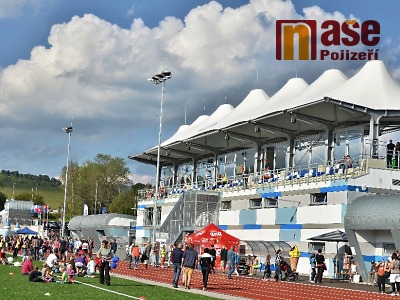 Obrazem: Slavnostní otevření stadionu ve Vrchlabí