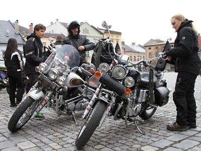 Obrazem: Krkonošští přátelé jedné stopy otevřeli sezonu