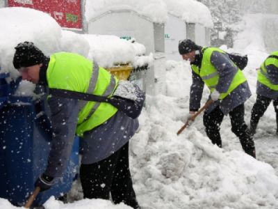Vězni pomáhají likvidovat sněhovou kalamitu