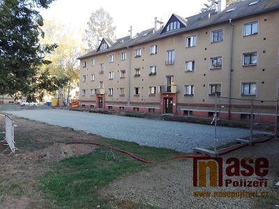 U domu 437 Na Olešce v Semilech získají nová parkovací místa