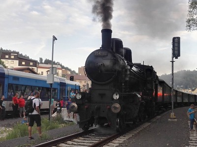Parní expres dorazil na oslavy do Tanvaldu