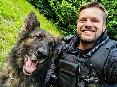 Ztraceného muže našel psovod se služebním psem Zoranem