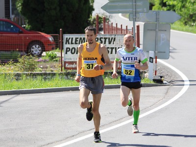Běžci potřicátéosmé vyběhli na trať Peřimovské desítky