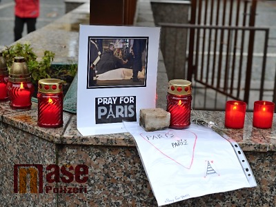Vrchlabáci vzdali úctu obětem teroristických útoků ve Francii