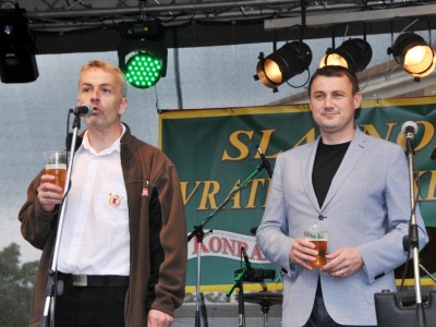 Tahákem slavností vratislavického piva Konrad je Krucipüsk a pivo IQ