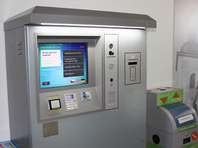 Na Nové Radnici v Turnově můžete platit nově platební kartou