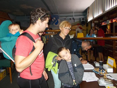 Celkem 180 turistů vyrazilo po stopách učitele Jana Buchara