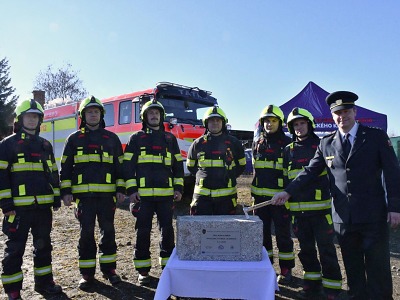 Slavnostně poklepali na základní kámen nové stanice hasičů v Jilemnici