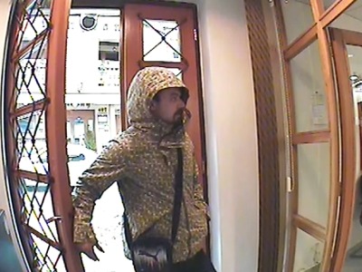 Lupič z harrachovské spořitelny dopaden, pomohlo zveřejnění v médiích