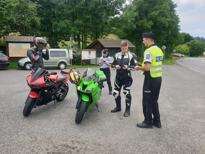 Policejním kontrolám neunikli řidiči motocyklů