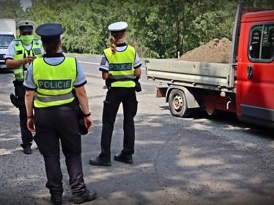 Policisté se při kontrolách zaměřili na nákladní a autobusovou dopravu