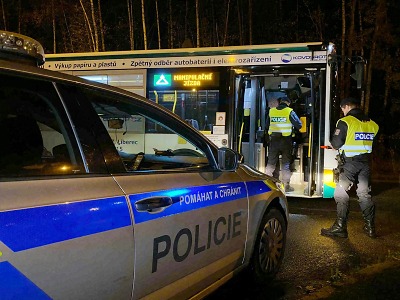 Policisté kontrolovali řidiče autobusů a tramvají