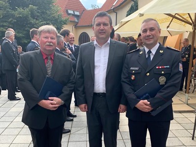 Ministr vnitra ocenil policistu a zaměstnance z Libereckého kraje