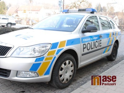 Policisté už zadrželi muže, který se v Harrachově podílel na loupeži