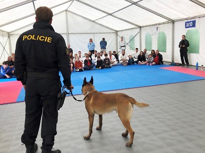Policisté navštívili v Krkonoších kemp zápasníků