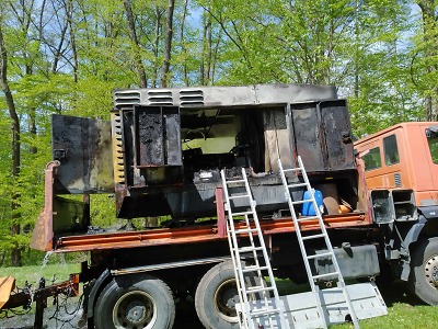 Hasiči zasahovali v Klokočí u požáru kompresoru na nákladním autě