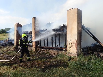 Shořela stodola v Tatobitech