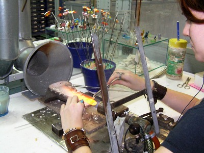 Zimní sklářské pátky lákají návštěvníky do Železného Brodu